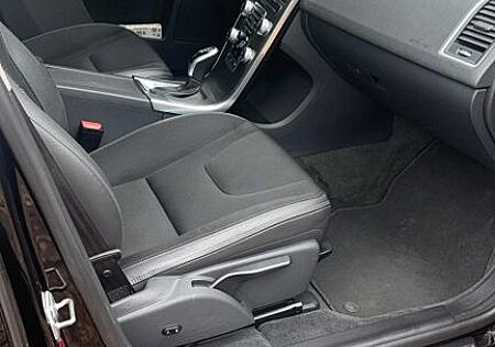 Volvo XC 60 XC60 D5 AWD Momentum Geartronic Momentum