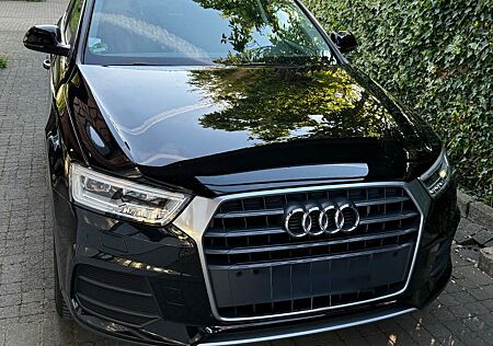 Audi Q3 1.4 TFSI cylinder on d. S tronic design d...