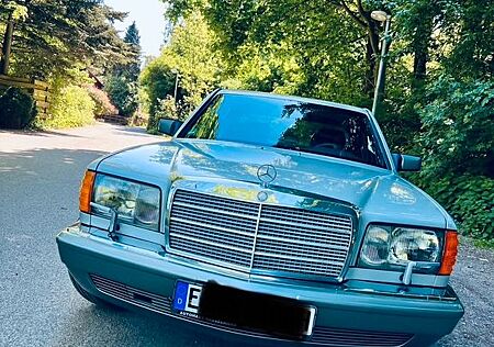 Mercedes-Benz 560 L ( USA )