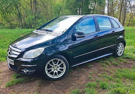 Mercedes-Benz B 180 BlueEFFICIENCY -