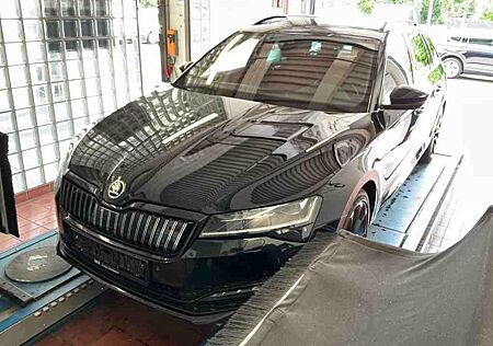 Skoda Superb Combi Sportline iV Aut. Matrix Navi Pano