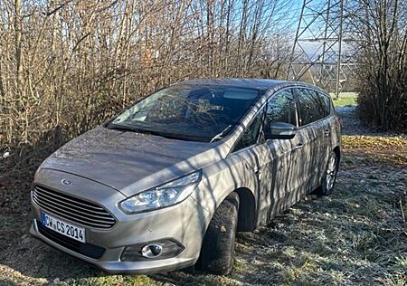 Ford S-Max 2,0 TDCi 110kW Titanium Titanium