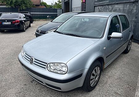 VW Golf Volkswagen 1.6 Comfortline. Tüv 09/2026