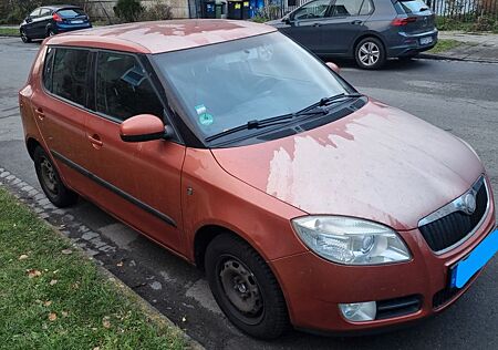 Skoda Fabia 1.2l - Kupfer / Orange