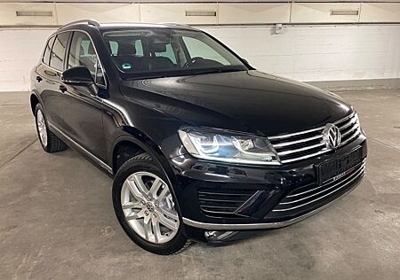 VW Touareg Volkswagen 3.0 TDI V6 Aut.*4M*Terrain Tech*LED/Xenon*Kamera