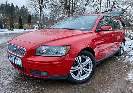Volvo V50 2.4 Momentum AHK TOP Zustand viele Neuteile