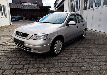 Opel Astra 1.6 -