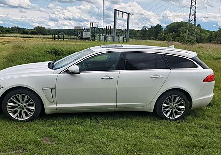 Jaguar XF 2.2 L Diesel Sportbrake -