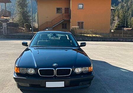 BMW 735i