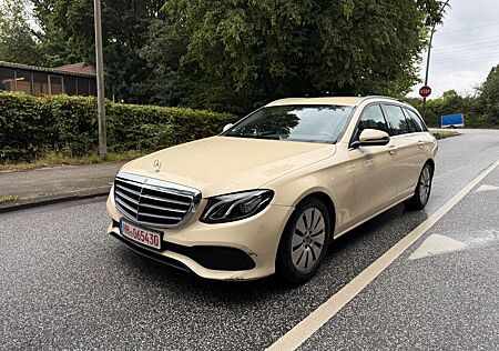 Mercedes-Benz E 200 -LED-Kamera-COC