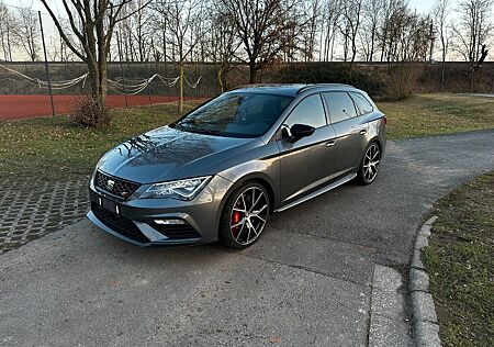 Seat Leon 2.0 TSI ST CUPRA 300 Ed. Carbon DSG 4Dr...