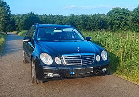 Mercedes-Benz 220