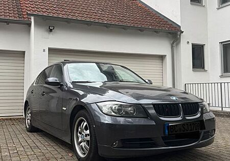 BMW 325i -