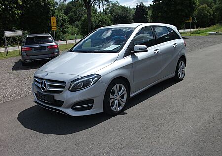 Mercedes-Benz B 220 d DCT Automatik Anhängerkupplung SHZ Navi