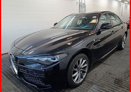 Alfa Romeo Giulia Ti Q4 2.0 Turbo AT8 *Allrad+1.Hand*