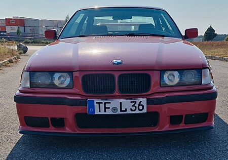 BMW 325i coupe E36