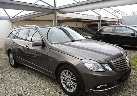 Mercedes-Benz E 200 T CGI Elegance 6Gang Leder Navi Xenon PDC