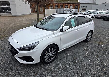 Hyundai i30 Kombi 1.5 T-GDI Mild-Hybrid Style LED Navi