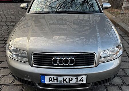 Audi A4 2.0 - Benzin 1,5 Jahre Tüv. Super Wagen