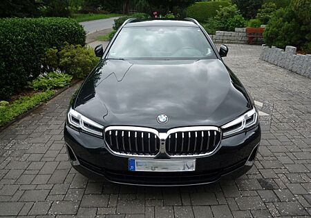 BMW 520d xDrive Touring - Luxury Line (07S2)