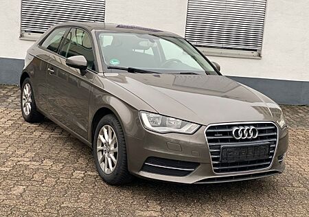 Audi A3 1.6 TDI S tronic *Navi/Bluetooth/Tempomat*TOP