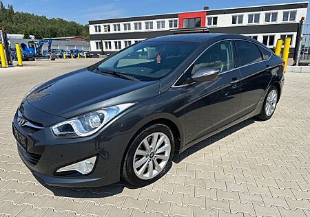 Hyundai i40 cw FIFA World Cup Limousin Leder Navi Kamera