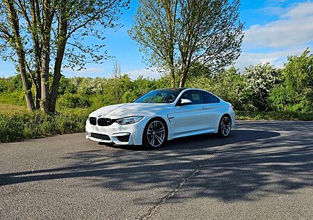 BMW M4 HUD Carbon Keyless Autom. 360° DCC