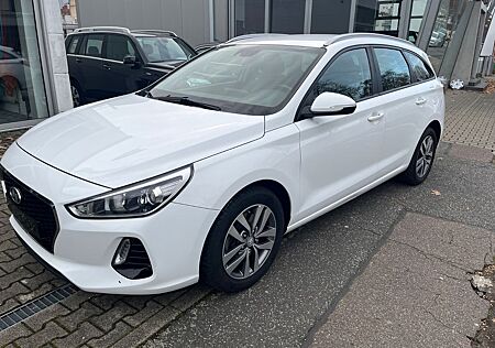 Hyundai i30 1.4 T-GDI Style DCT NAVI Klima