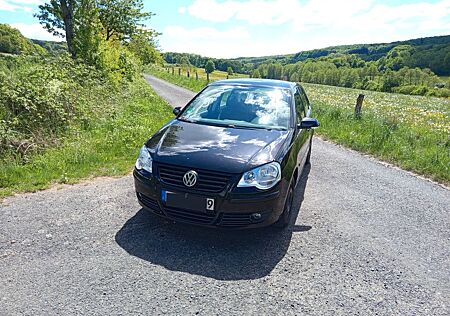 VW Polo Volkswagen 1.4 Comfortline 8fach bereift