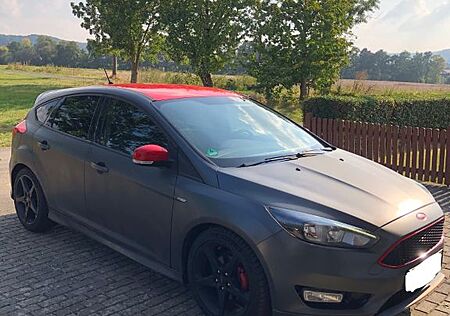 Ford Focus 1,0 EcoBoost 92kW ST-Line Red ST-Line Red