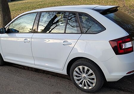 Skoda Rapid 1.4 TSI DSG Ambition Spaceback Glasdach