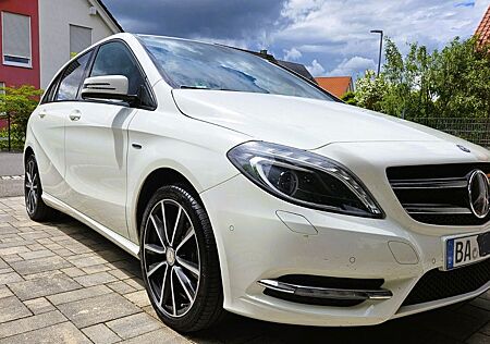 Mercedes-Benz 200 CDI B-Klasse AHK Diesel blue efficiency