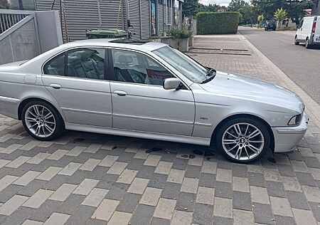 BMW 525i A