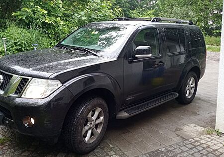 Nissan Pathfinder 2.5 dCi DPF SE 4WD Automatik SE