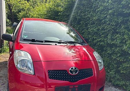 Toyota Yaris 1,0-l-VVT-i -