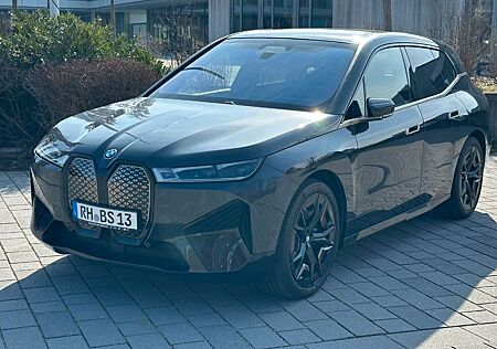 BMW iX 40 xDrive M-Paket