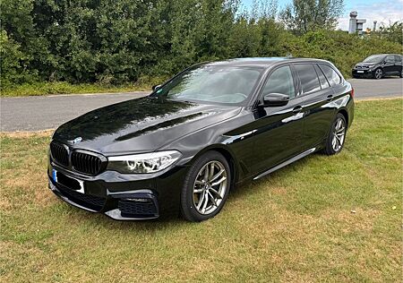 BMW 530d xDrive Touring M-Sport LED HUD Live Cockpit