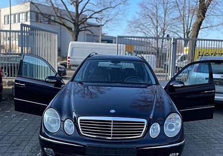 Mercedes-Benz E 240 4MATIC T CLASSIC Classic