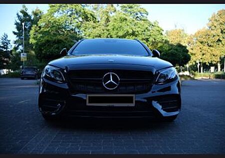 Mercedes-Benz E 400 4MATIC T AMG Line Autom. AMG Line