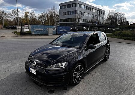 VW Golf Volkswagen 2.0 TDI DSG BMT GTD GTD