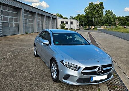 Mercedes-Benz A 200 - Progressive Line / Widescreen