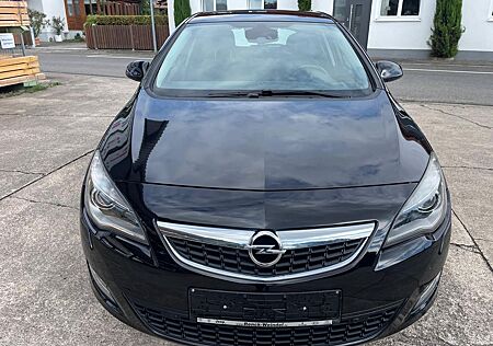 Opel Astra 1.4 Turbo Scheckheft Gepflegt Tüv Au 11/26