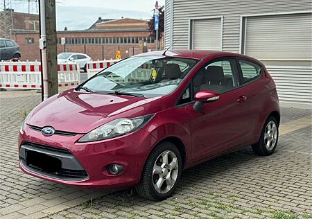 Ford Fiesta 1.2l Klima/Bluetooth