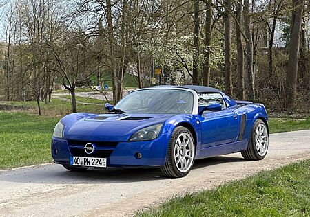 Opel Speedster 2.2