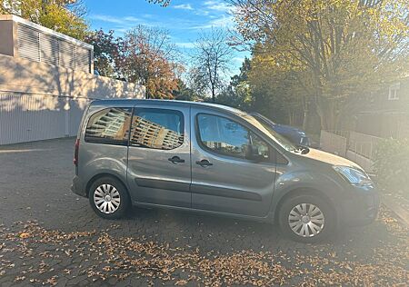 Citroën Berlingo mit Campingausstattung