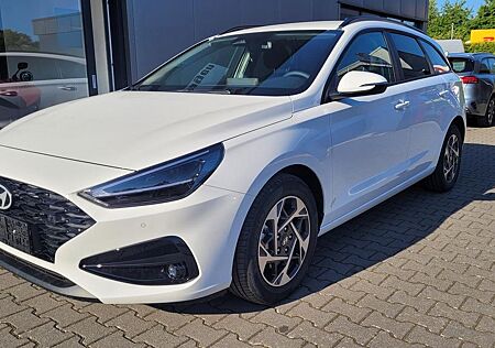 Hyundai i30 SW 1.5 MJ25*Navi*LED*Shzg*PDCv&h*Cam*16