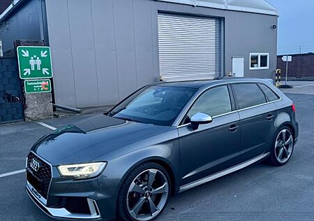 Audi RS3 SPORTBACK 1.HND/B&O/MTRX/280KMH/PANO/RS-AG