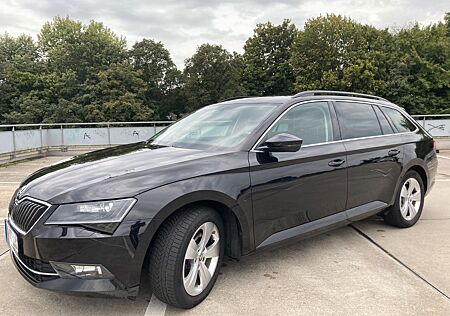 Skoda Superb Combi Ambition 1.5 TSI DSG Xenon