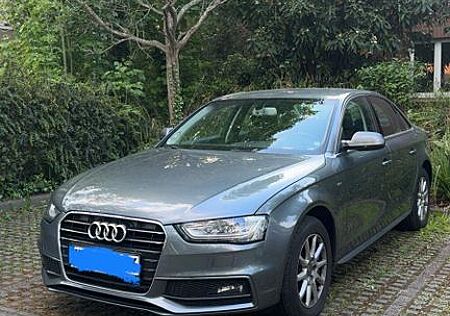 Audi A4 2.0 TDI 110kW multitronic S line S line