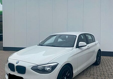 BMW 114i - Baureihe, 5 Türer mit SHZ